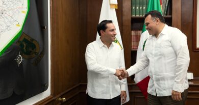 Renán Barrera celebra respaldo que le dan los ex gobernadores Rolando Zapata Bello y Mauricio Vila Dosal