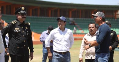Vila Dosal visita el parque de béisbol de Kanasín, nueva casa de los Leones de Yucatán