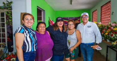 Víctor Hugo felicita a las mamás del Distrito 6 federal en su día